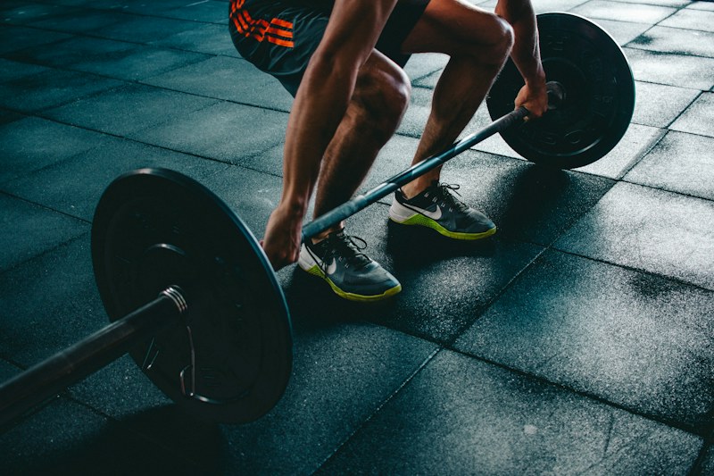 Strength training with a barbell — illustrative image